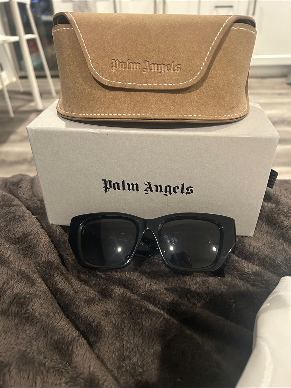 Palm Angels men  Sunglasses with Tan Case
